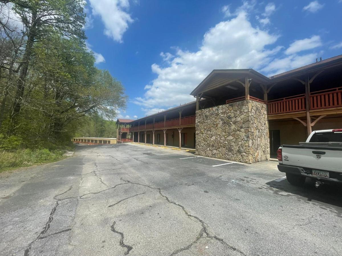 Budgetel Inn & Suites 迪拉德 外观 照片