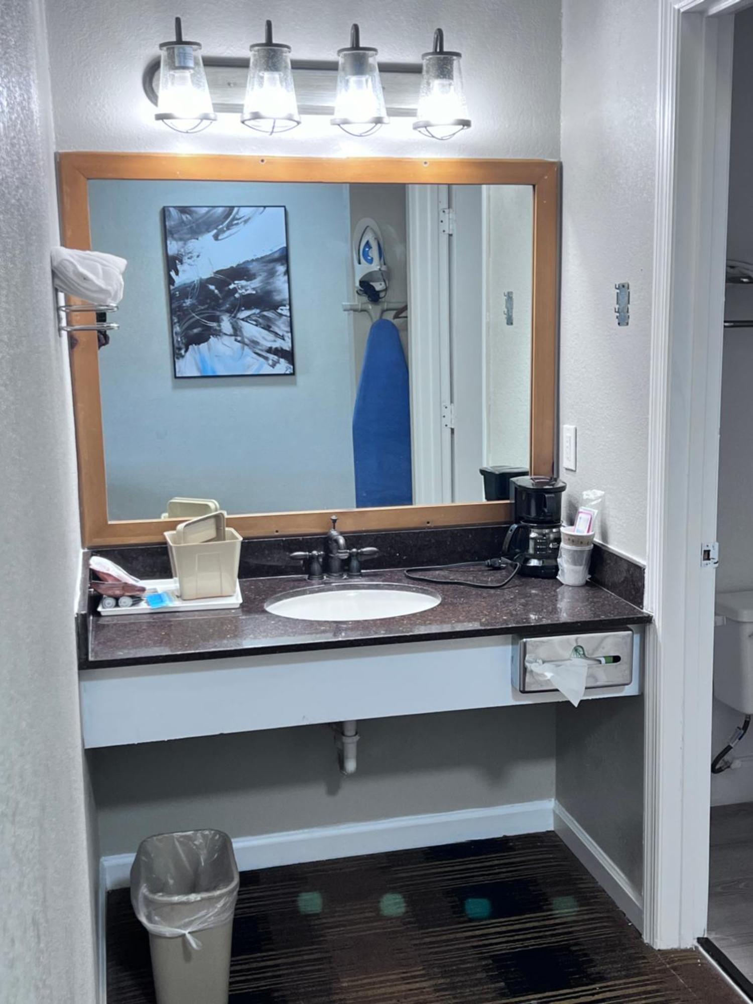 Budgetel Inn & Suites 迪拉德 外观 照片
