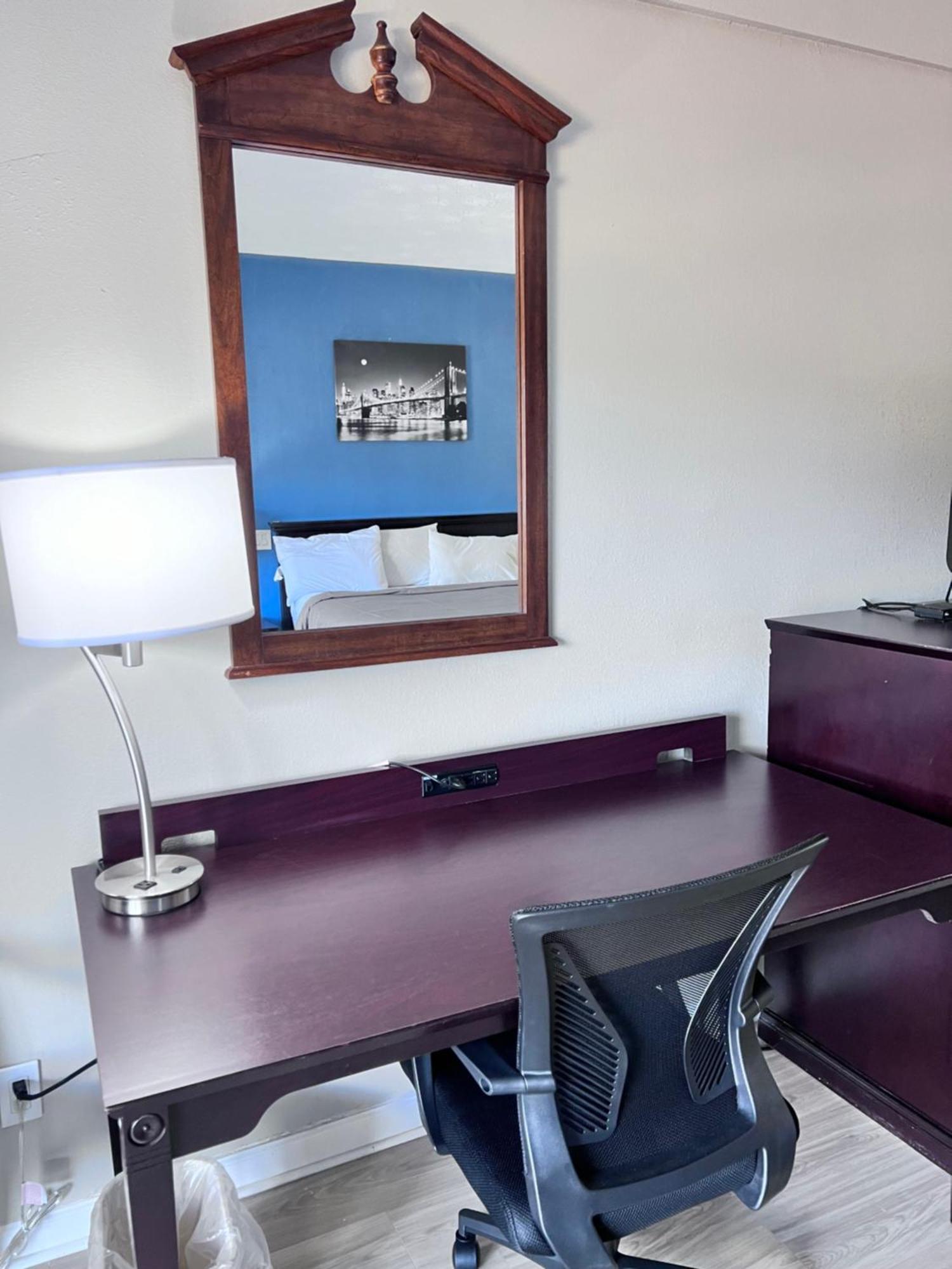 Budgetel Inn & Suites 迪拉德 外观 照片