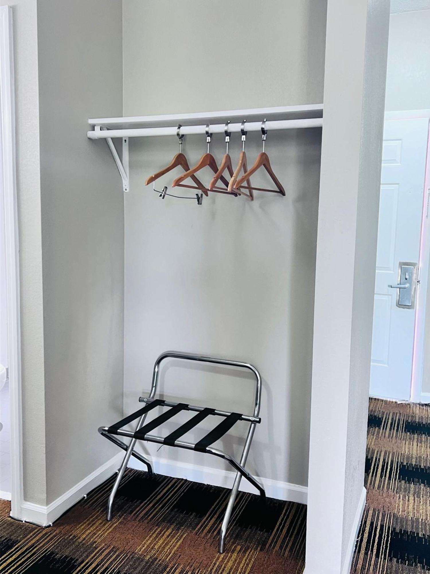 Budgetel Inn & Suites 迪拉德 外观 照片