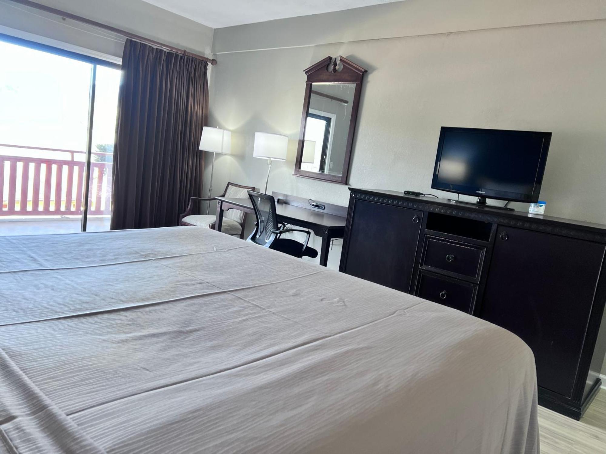 Budgetel Inn & Suites 迪拉德 外观 照片