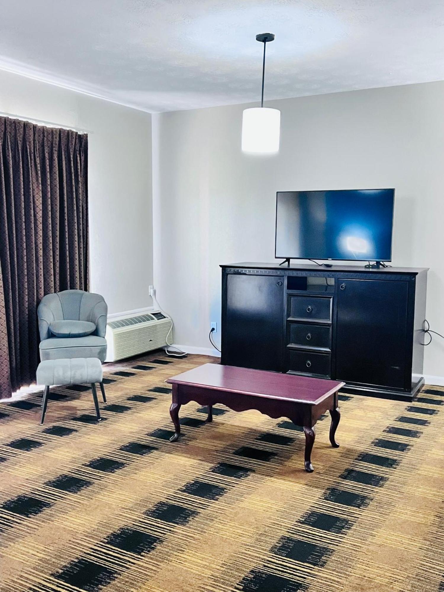 Budgetel Inn & Suites 迪拉德 外观 照片