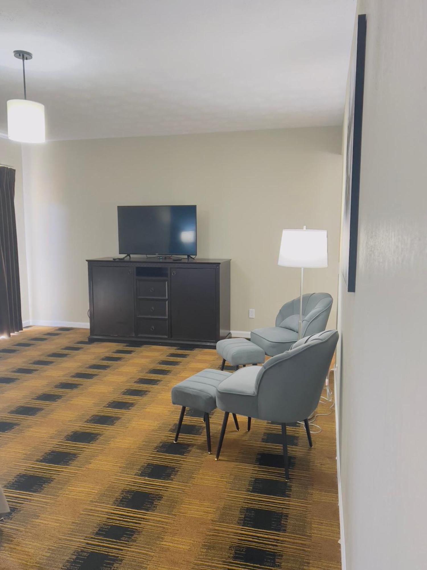Budgetel Inn & Suites 迪拉德 外观 照片
